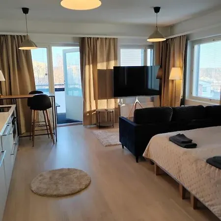 公寓 Keskustan Tyylikkaein Omalla Autopaikalla *