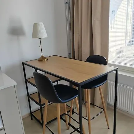 Keskustan Tyylikkaein Omalla Autopaikalla